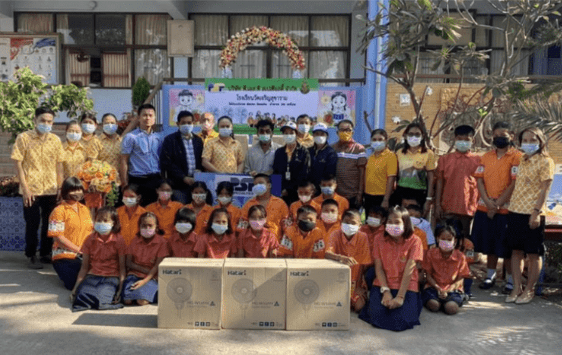 สนับสนุน พัดลมติดผนัง แก่โรงเรียนวัดเจริญสุขาราม